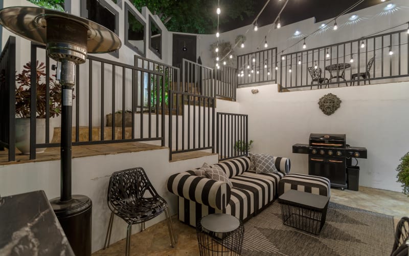 Exquisite MidCentury Modern House near Chateau Marmont with