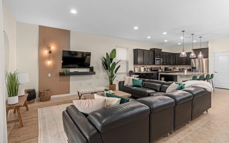 Tropical themed rooms, Kissimmee, FL Production Peerspace