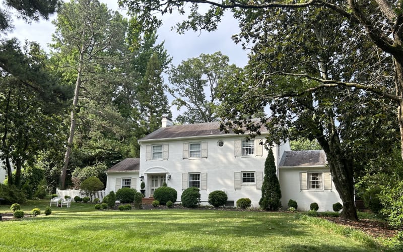 Lightfilled home with pool and multiple shot locations, Richmond, VA
