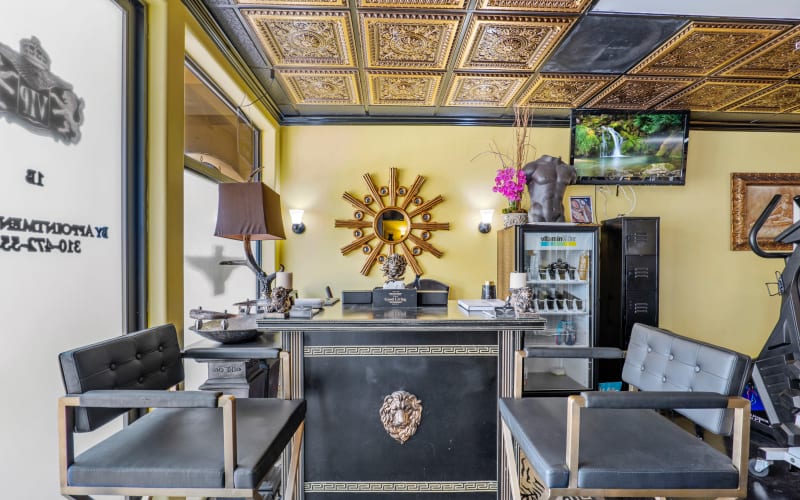 THE VIP CLUB GYM One of the Most Beautiful Gyms in LA, Bel Air/Los