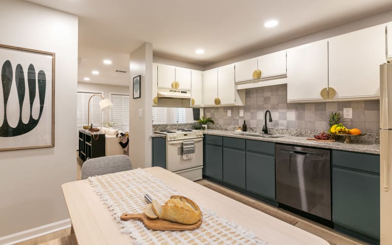 Wood's Edge Terrace Apartment in Inman Park, Atlanta, GA Production