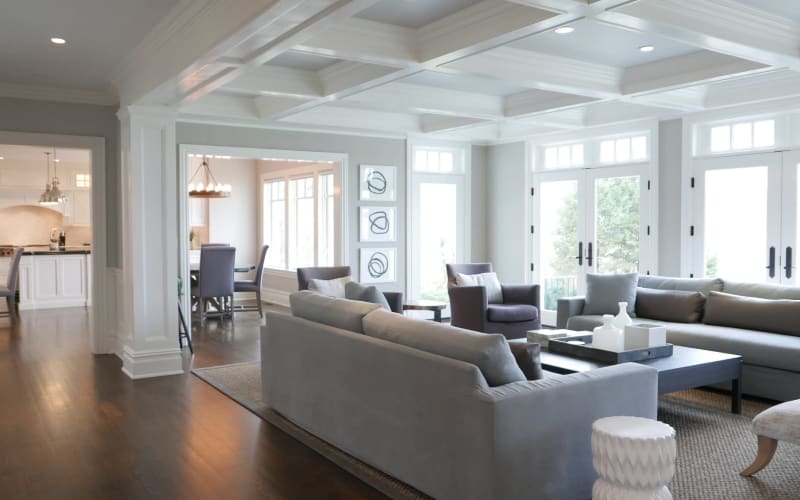 Contemporary Waterfront Home 5290, Plandome, NY Production Peerspace