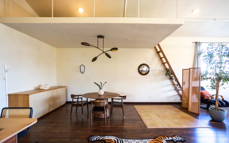 Luxury furnished and modern open apartment/ photo studio., ARCATA, CA