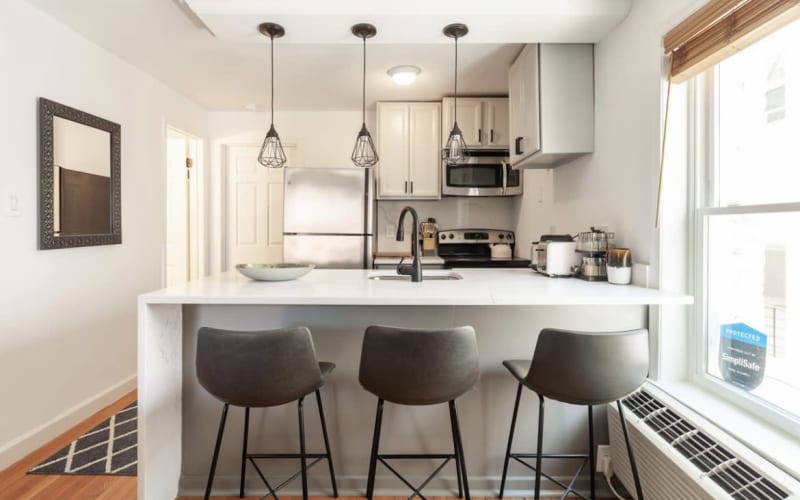 Stylish Dupont Circle Apartment In Historic Neighborhood, Washington