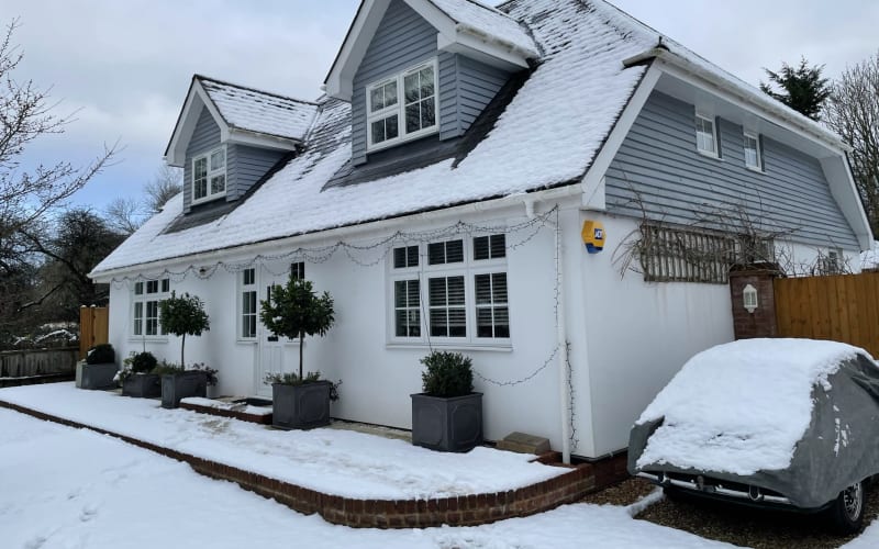 Secluded Surrey House with Stunning Garden & Annex with Full Bar