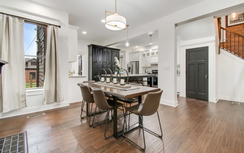 Flowing King Lincoln, Columbus, OH OffSite Peerspace