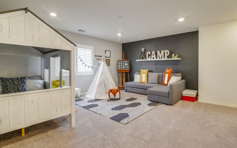 Charming Urban Home Professionally Clean, Jurupa Valley, CA