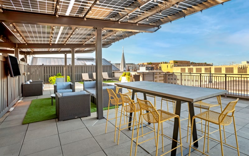 Beautiful Rooftop with Views Ideal for Entertaining, Washington DC