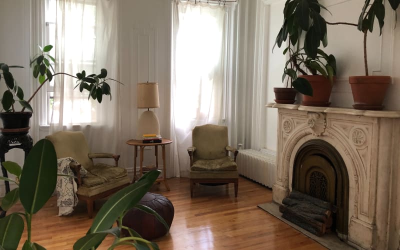 Brooklyn Pre War Apartment, Brooklyn, NY Production Peerspace