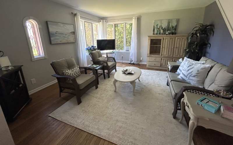 Country Charm, City Luxury! Tudor Pines B&B Tudor style country