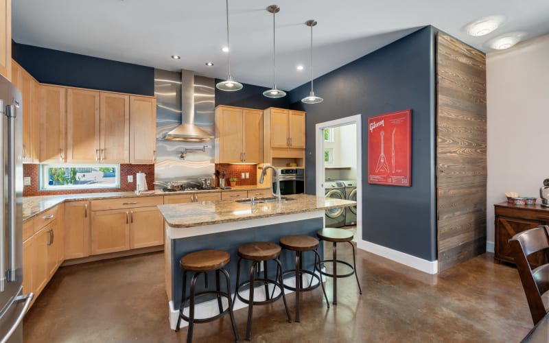 East ATX Luxury Rosewood Retreat Hot Tub, Austin, TX OffSite