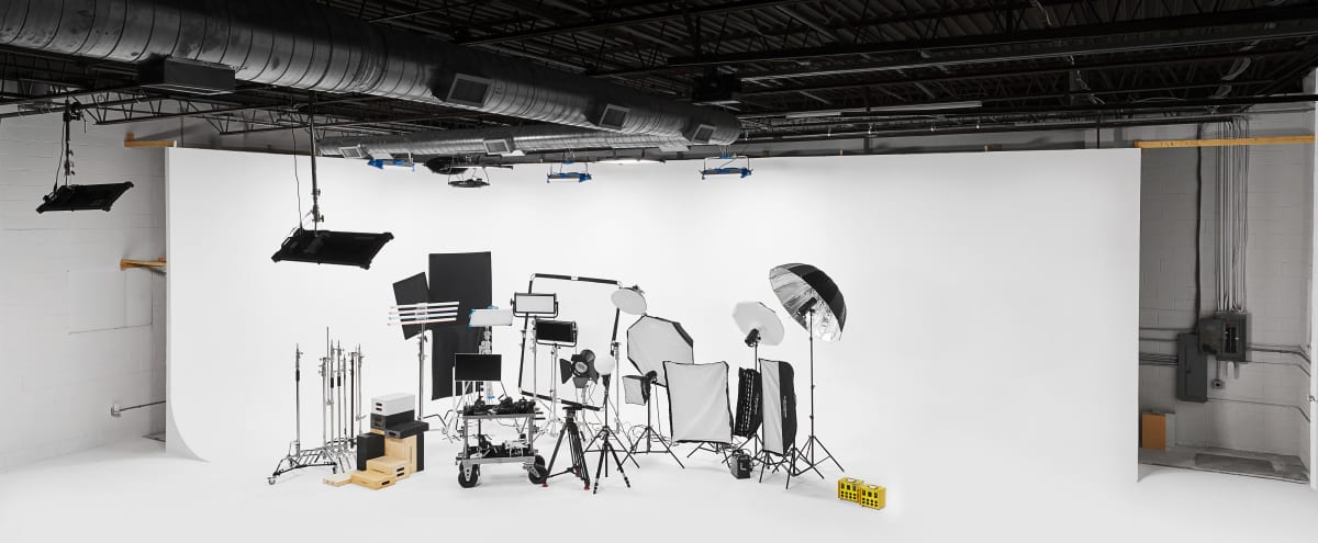 Downtown 5000sq Ft Film And Photography Studio With 40 Cyc Wall And Cove Garage Door To Drive Into Studio Green Room Hair And Makeup Kitchen Open Spaces Louisville Ky Event Peerspace