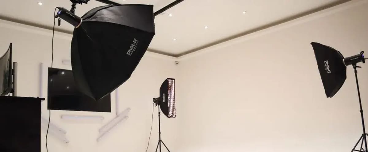 Equipment Included - Photography Studio in London Hero Image in Greenwich, London, 