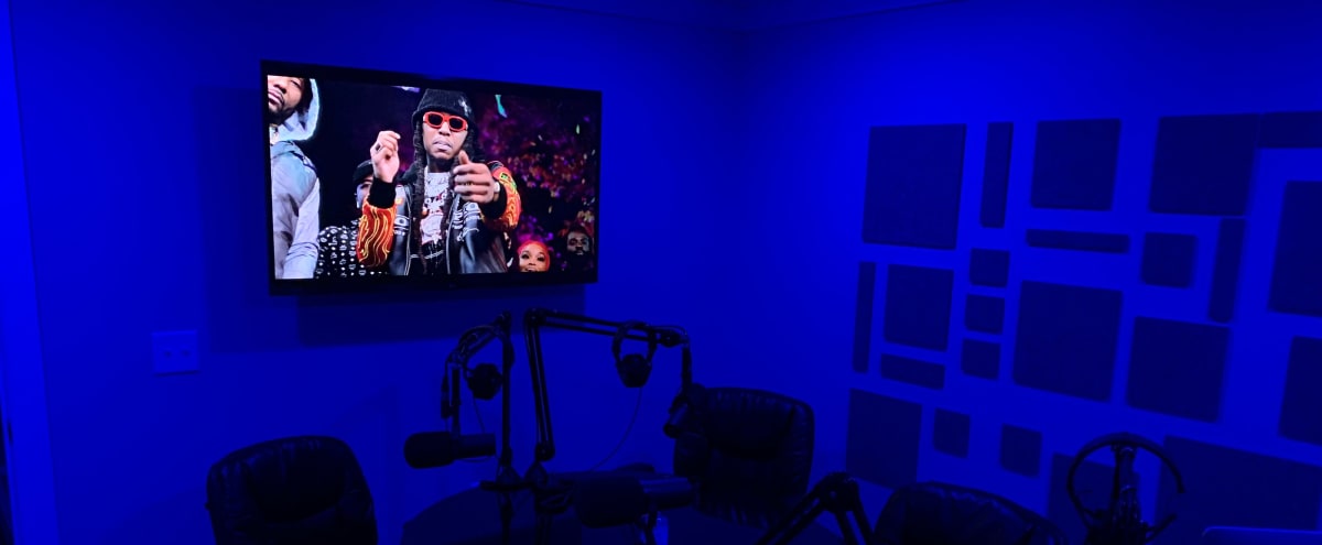 Artsy & Accommodating Podcast Studio in Mansfield Hero Image in undefined, Mansfield, TX