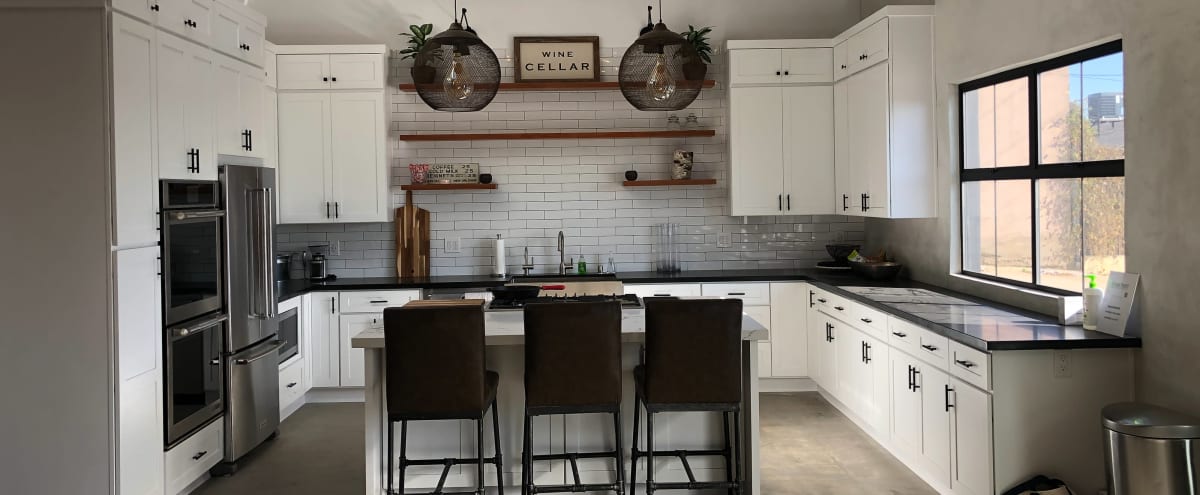 Industrial Warehouse With Spacious High End Kitchen, Gardena ...