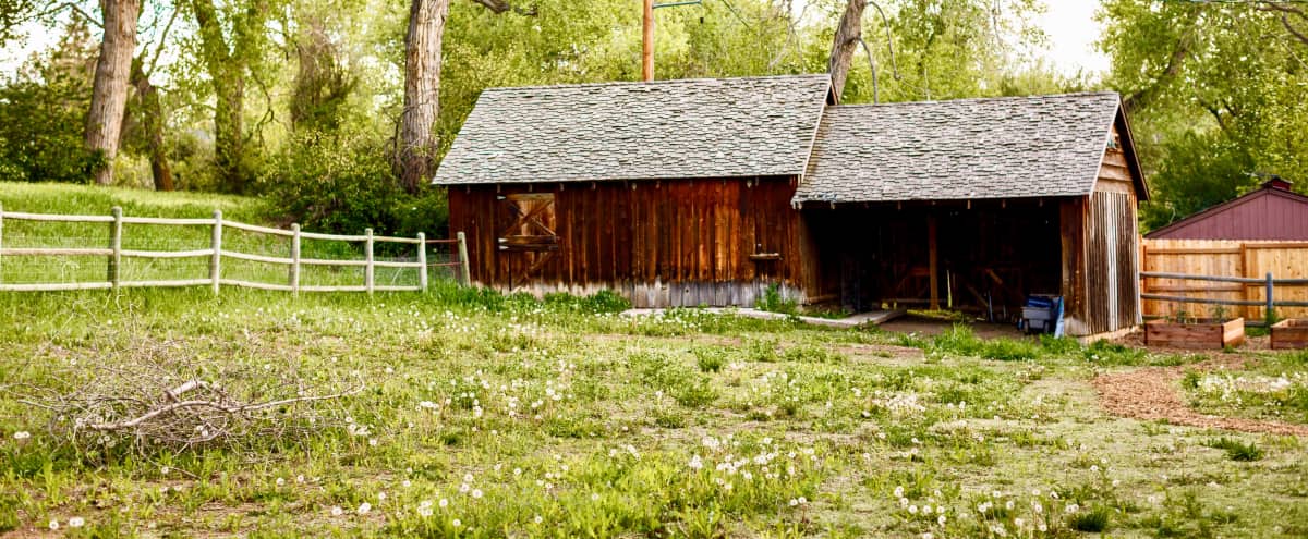 Private Rustic Barn Close To Denver Greenwood Village Co