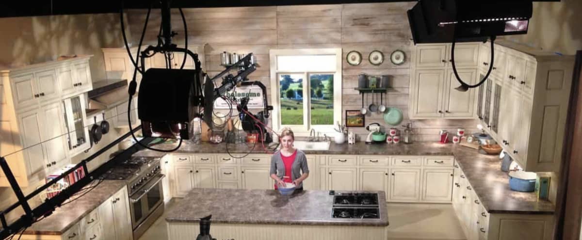 Professional Martha Stewart Inspired Kitchen Set With Green Screen