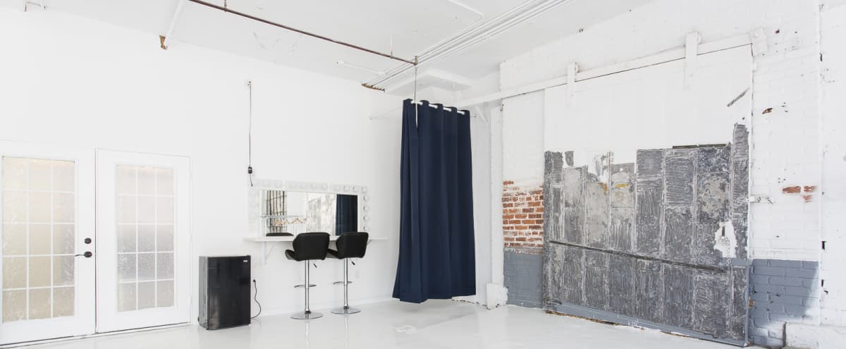 Studio 1 Spacious Loft With White Floors Long Island City Ny Production Peerspace
