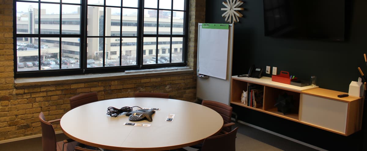 Downtown Meeting Rooms With Reception Support North Water Street Milwaukee Wi Off Site Peerspace