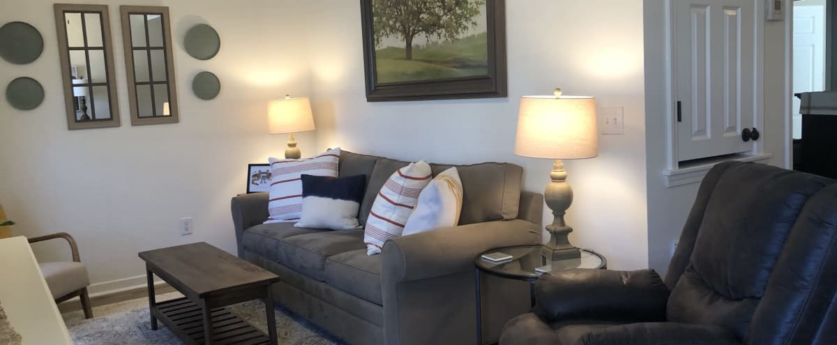 Chic 1 BR Downstairs Condo. Comfy Everything! in Starkville Hero Image in Starkville, Starkville, MS