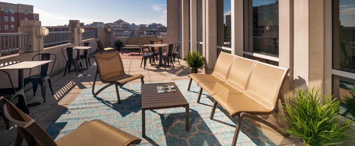 Outdoor Lounge with Skyline view in Arlington Hero Image in Court House, Arlington, VA