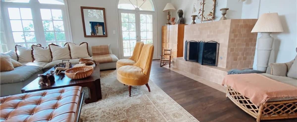 Designer Home with Breathtaking Austin Views in Austin Hero Image in Northwest Hills, Austin, TX