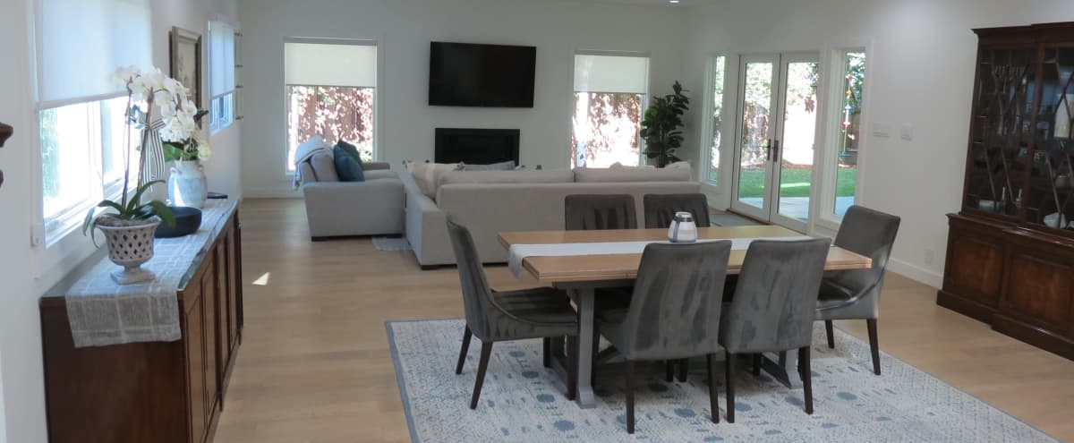 Modern Elegance in Silicon Valley: spacy open living area, outdoors and office in Mountain View Hero Image in Cuesta Park, Mountain View, CA