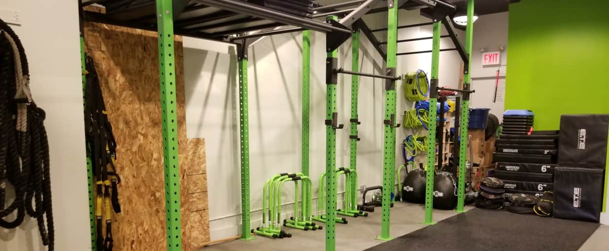 Nyc Midtown Boutique Fitness Studio High Ceilings Great Light