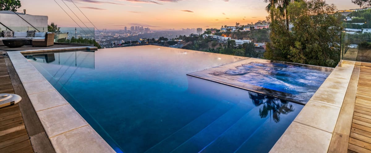 Modern Smart Home with Spectacular Views in Los Angeles Hero Image in Central LA, Los Angeles, CA