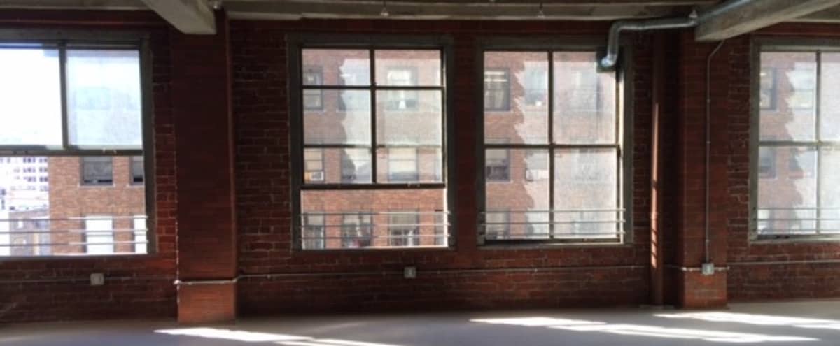 Downtown Loft With A Bedroom And Studio Lights