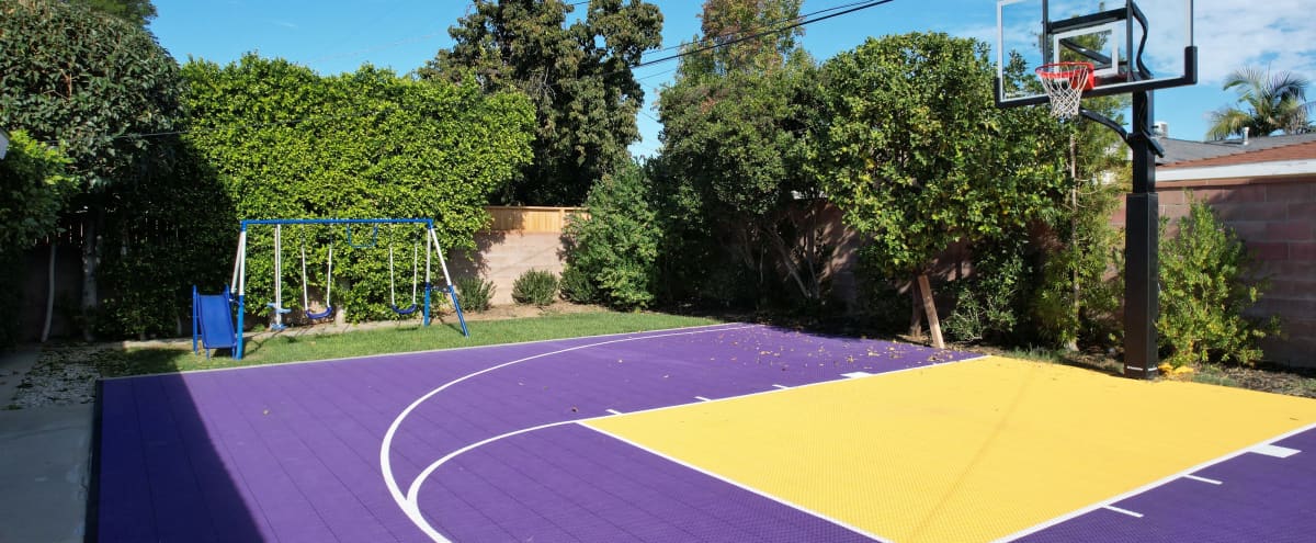 Secluded Outdoor Basketball Court in Winnetka Hero Image in Winnetka, Winnetka, CA