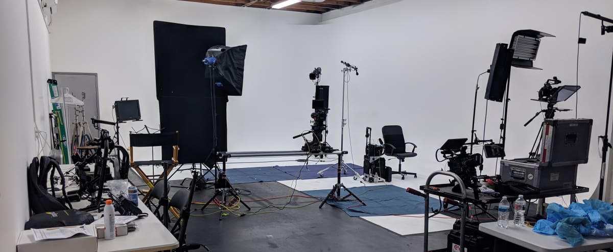 Large Cyc Studio Burbank Ca Production Peerspace