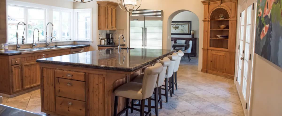 Spacious Resort Style Villa With Zen Garden And Large Game Room