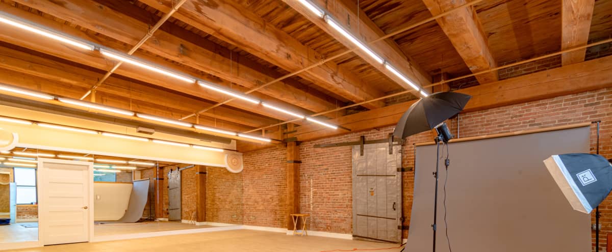 West Loop And Ukrainian Village Yoga And Dance Studio Loft With Natural Light Chi Il Event Peerspace