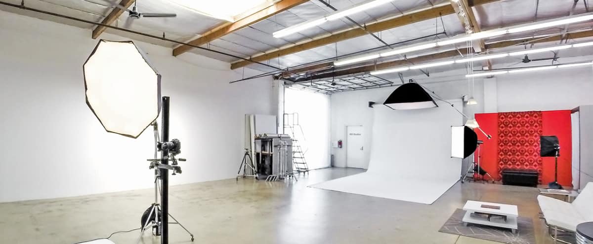 Spacious Photo Studio In Moorpark With Grip Lighting And Camera Rentals Available Moorpark Ca Production Peerspace