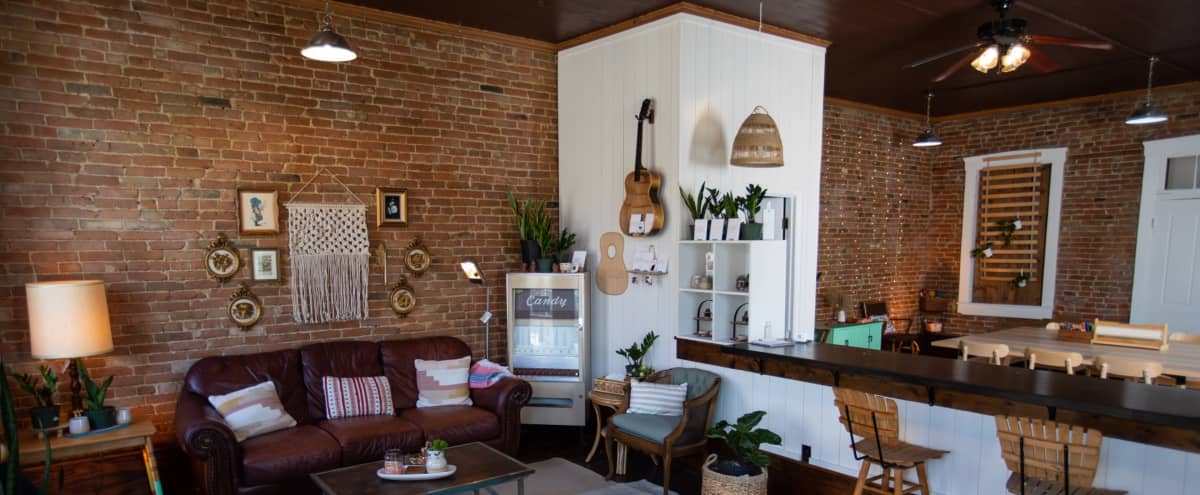 Charming studio in Historic Frenchtown Arts District in Saint Charles Hero Image in Saint Charles, Saint Charles, MO