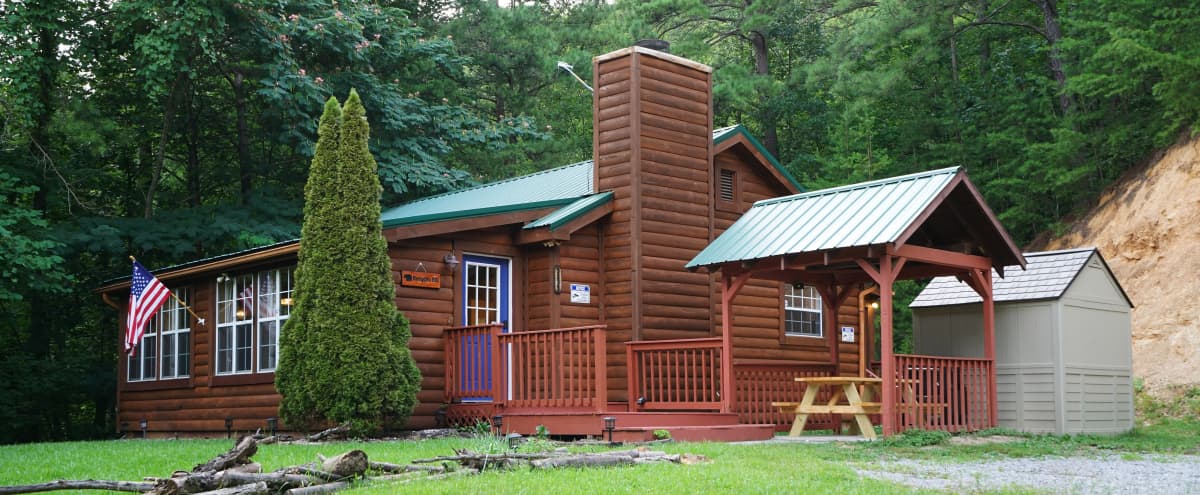 Beautiful Secluded Cabin With Large Yard Hot Tub Pigeon Forge