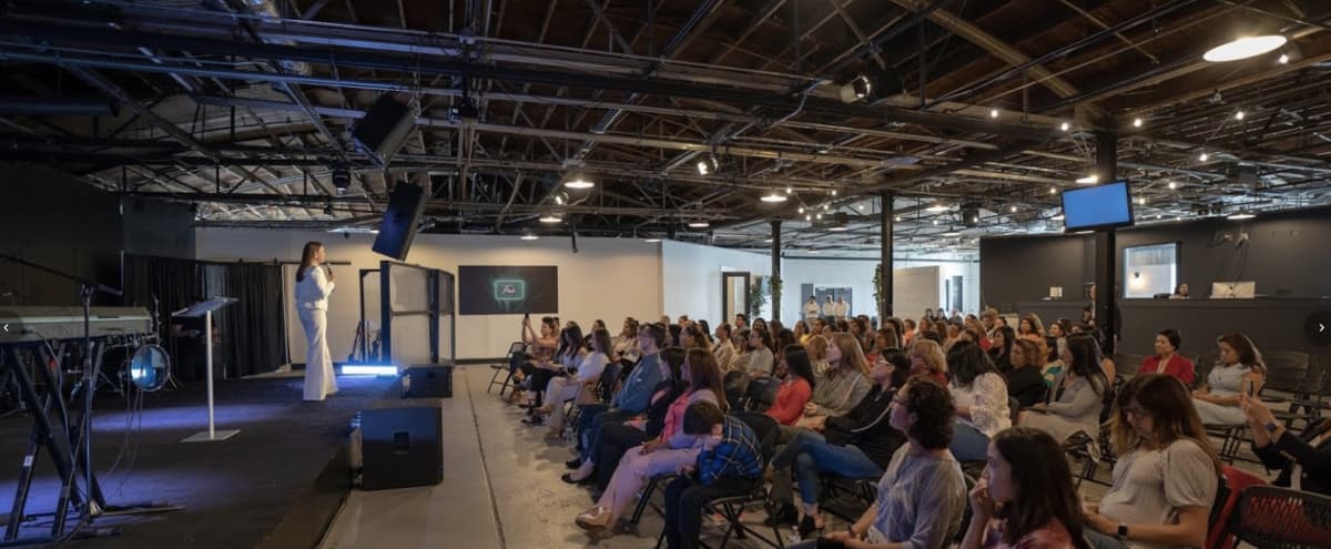 Stage Event Venue With Full Sound System Nashville Tn Event Peerspace