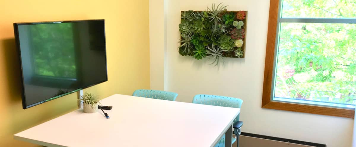 Creative Studio/Meeting Room in a Downtown Lake Forest Professional Coworking Space in Lake Forest Hero Image in undefined, Lake Forest, IL