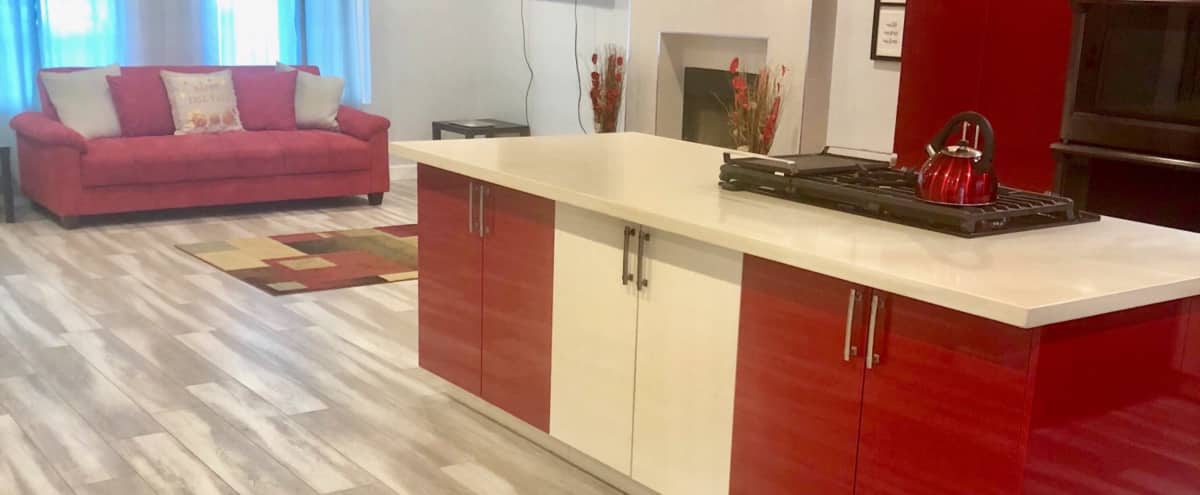City Suburbs First Floor Open Plan Kitchen Living Room Dining Room With Open Backyard Very Roomy Great Lighting Extra Seating Modern Design Sun Valley Ca Event Peerspace