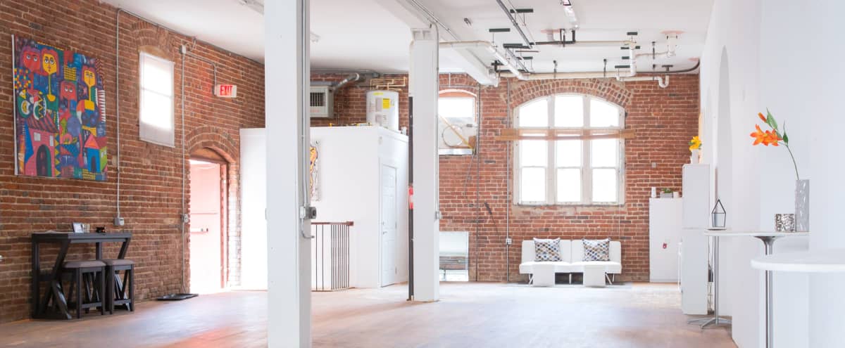 Huge Photo Studio Exposed Brick Modern Loft 12ft Ceilings