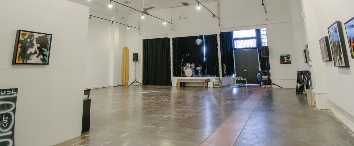 Loft Studio With Stage And Large Windows And High Ceilings Los