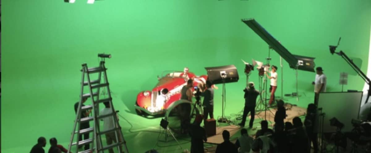 Film set with Green Screen & White Cyclorama in Freeport Hero Image in undefined, Freeport, NY