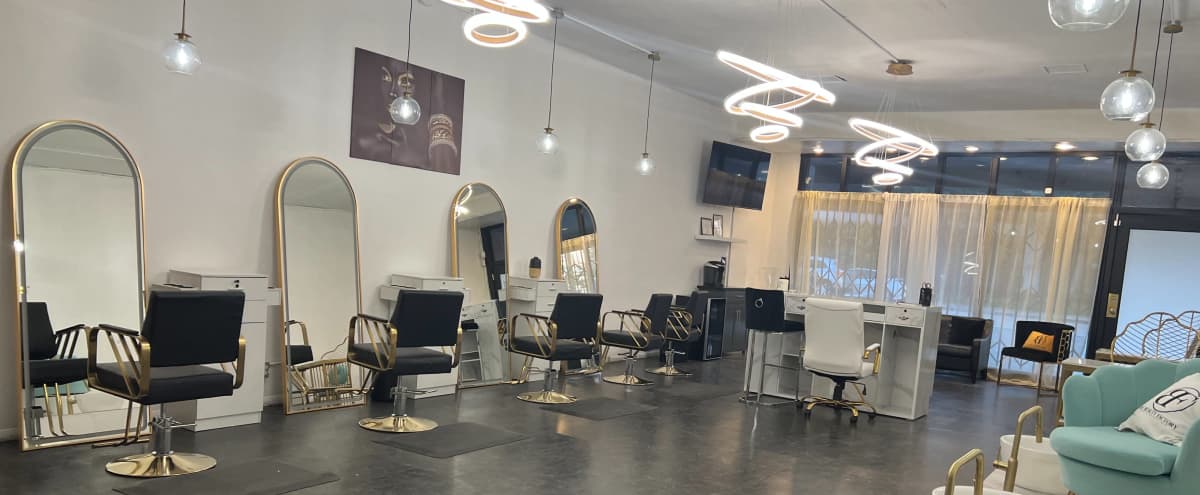 Styling Salon, Trendy, Roomy, Bright, Clean in Canoga Park Hero Image in Canoga Park, Canoga Park, CA