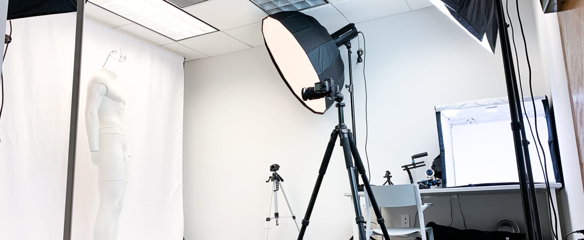 Small Photo Studio for your Products in Doral Hero Image in undefined, Doral, FL