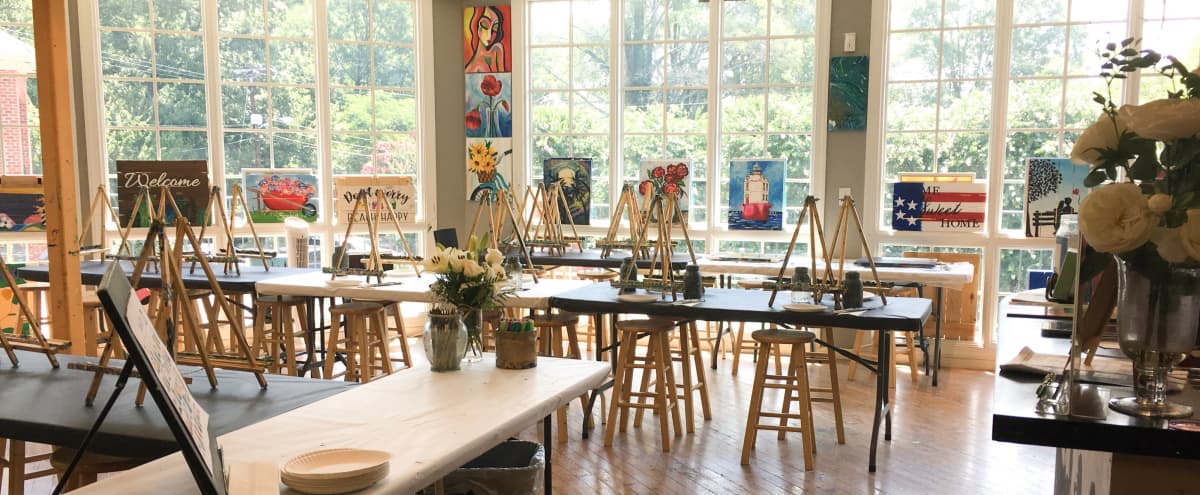 Bright Art Studio Space available for Corporate Meetings & Events in Dilworth in Charlotte Hero Image in Dilworth, Charlotte, NC