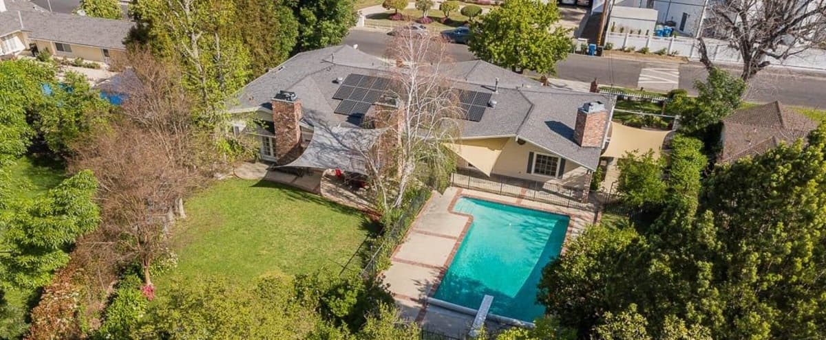 Beautiful Modern Ranch 3 062 Sq Ft 3 Bed 4 Bath Newly Renovated Pool Kitchen Big Backyard Circular Drive Way Home Woodland Hills Ca Event Peerspace