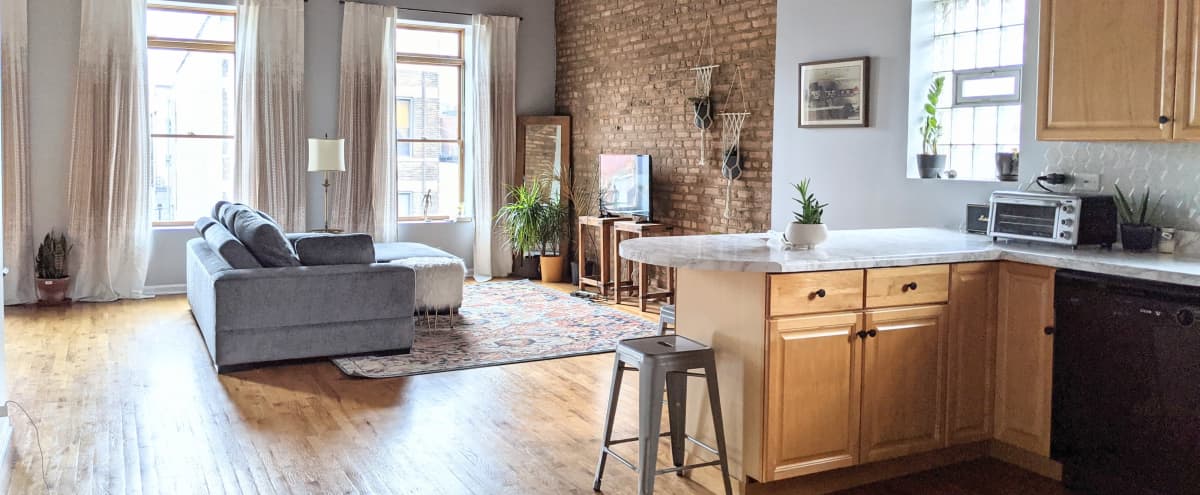 ☀️Huge Timber Loft w Exposed Brick & Tons of Light in Chicago in Chicago Hero Image in West Town, Chicago, IL