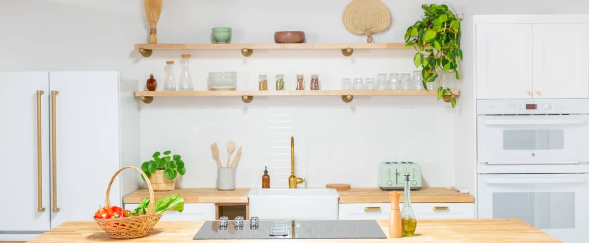 Downtown Kitchen Studio With Customizable Backsplash Los Angeles