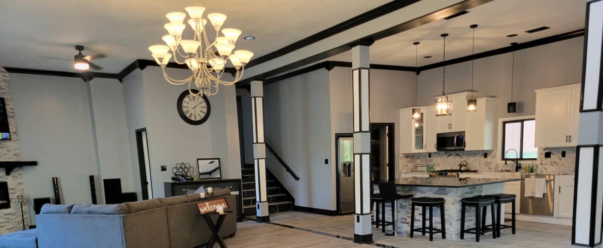 Secluded 4 Bedroom Home with Amenities | Events in Kansas Hero Image in Swope Parkway - Elmwood, Kansas, MO